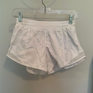 Lululemon HOTTY hot shorts size 6 tall